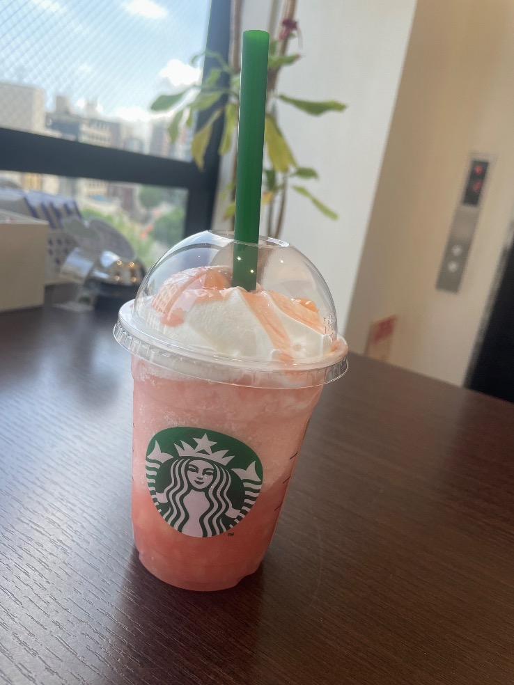 【期間限定】Moreへブンリーピーチフラペチーノをテイクアウトしました『スターバックスコーヒー六本松 蔦屋書店』 【期間限定】Moreへブンリーピーチフラペチーノをテイクアウトしました『スターバックスコーヒー六本松 蔦屋書店』