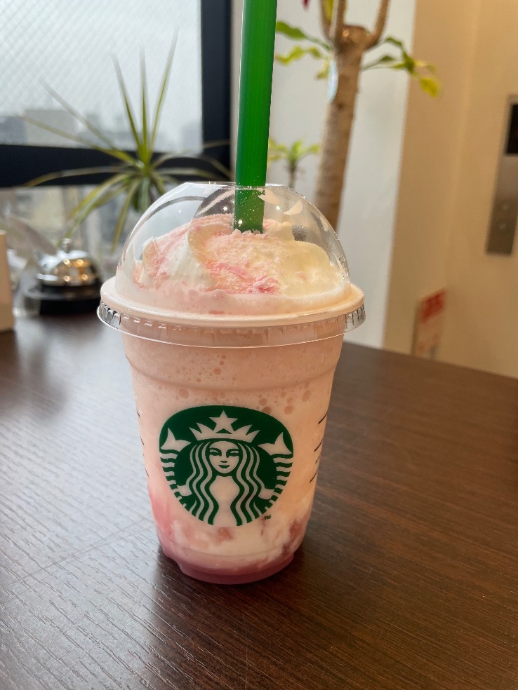 【期間限定】桜 咲くよ 白桃 フラペチーノ『スターバックスコーヒー六本松 蔦屋書店』